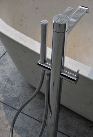 Vägghängd Toalettstol, Badkarsblandare, badrumduschar, Toalettstol, Badrum, Italienska badrum, Moderna Design, badrum design Italienska, badkar, badrum design Italienska, badkar, badrumidéer Italienska, moderna badrum tillbehör