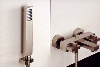 Vägghängd Toalettstol, Badkarsblandare, badrumduschar, Toalettstol, Badrum, Italienska badrum, Moderna Design, badrum design Italienska, badkar, badrum design Italienska, badkar, badrumidéer Italienska, Badkarsblandare