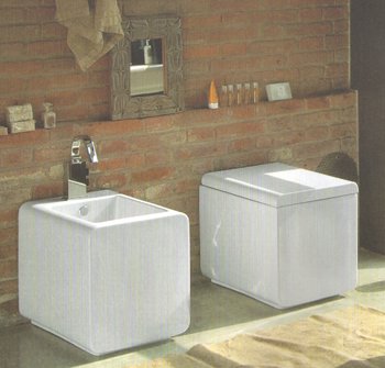Baksida till vägghängd toastol, Toalett, WC, Toaletter, WC, toaletter, Tvättställ, Kranar, Tvättställ, Toalettstol, Badrum, Italienska badrum, Moderna Design, badrum design Italienska, badkar, Design Kranar, Toalett, Toalettstol, Badrum WC,  Vägghängd Toalettstol, Tvättställblandare, Handfat, Tvättställ, Handfat, Badrum Handfat, Tvättställ, Vägghängd Toalettstol, toalettstol, badtillbehör, bad Tvättställ, Badrum Tvättställ, moderna badrum tillbehör